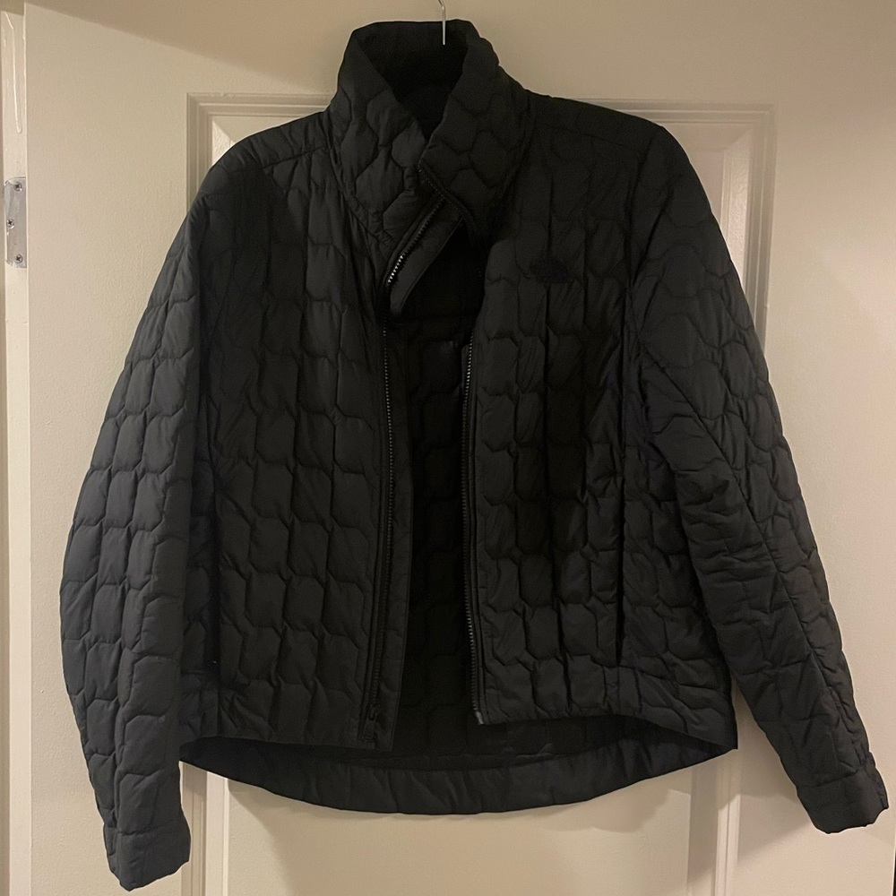 Women’s Northface Thermoball Cropped Jacket - Black, Size Medium